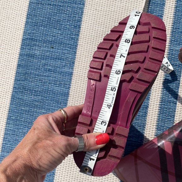 Burberry BERRY NOVA Check Boots! So Beautiful! Size 7 1/2! (37, EU) RARE! 💓 - Picture 10 of 14